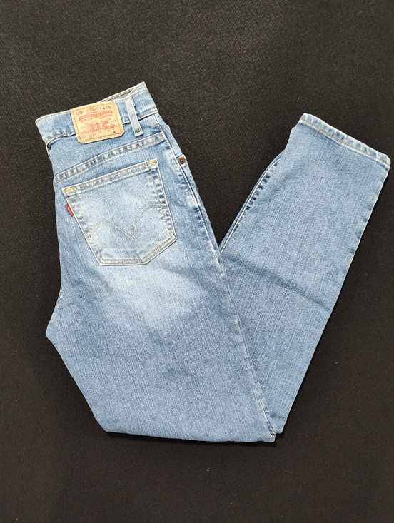 Levi's Pants - Levi's 512 Blue Jeans - Women’s Size 8 - Classic  Slim Tapered  - Straight Leg